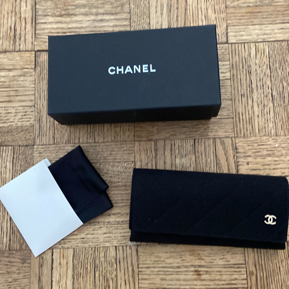 New Chanel Velvet Eyeglasses Case Set